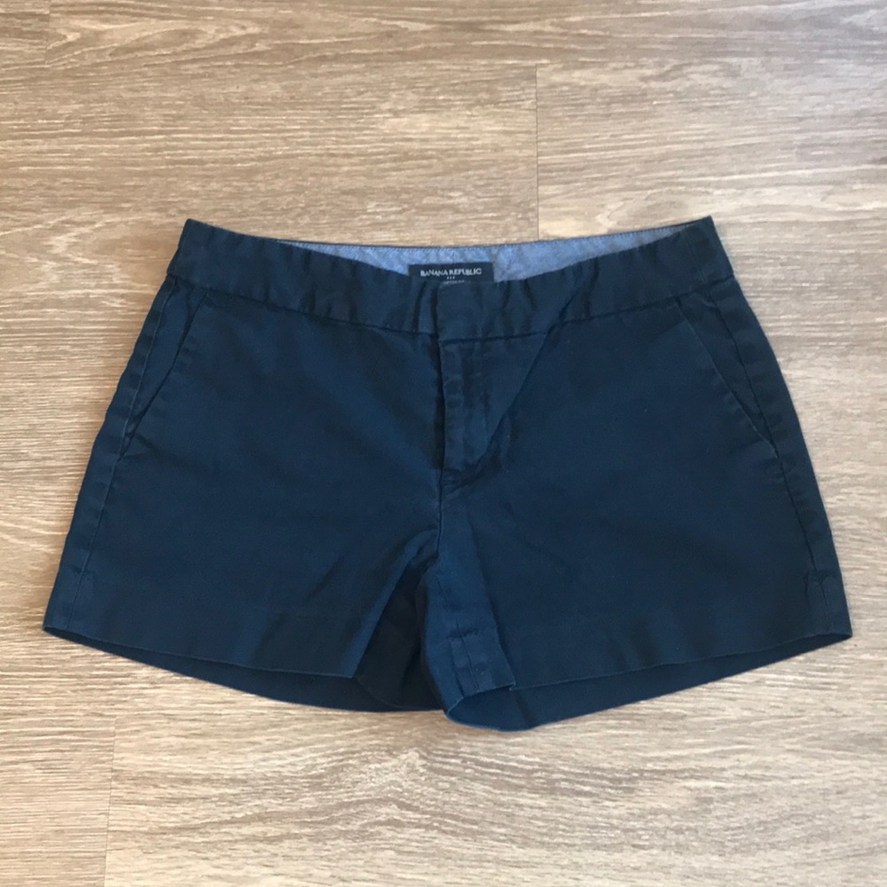 Banana Republic Hampton Fit Black Shorts